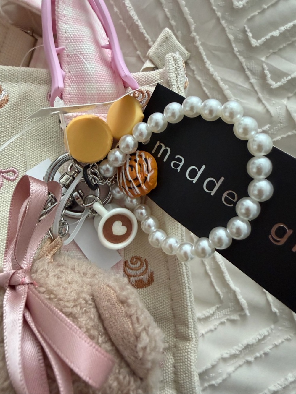 VIRAL Madden Girl embroidered cinnamon rolls & pink bows Canvas Crossbody Bag - Picture 4 of 8